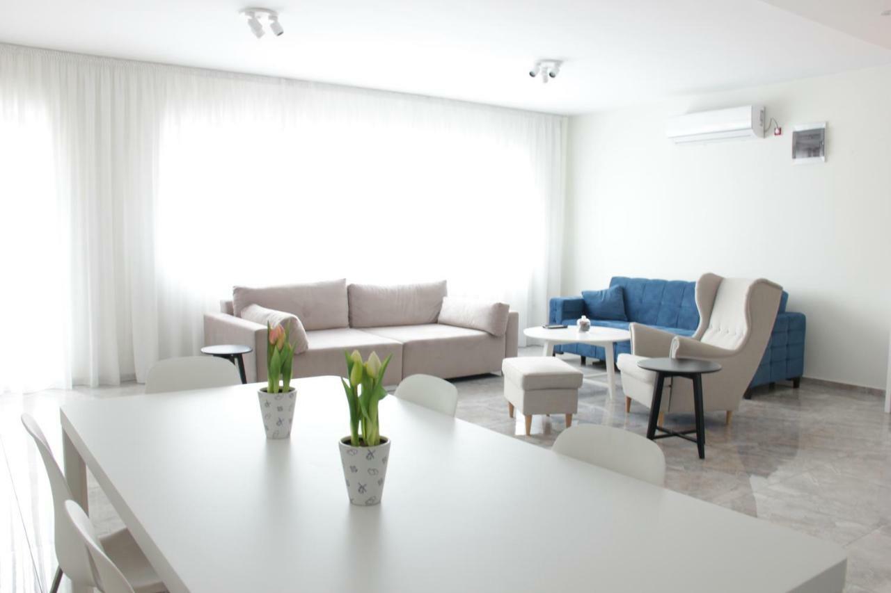 Lux House Olga Apartment Ruma Exterior photo